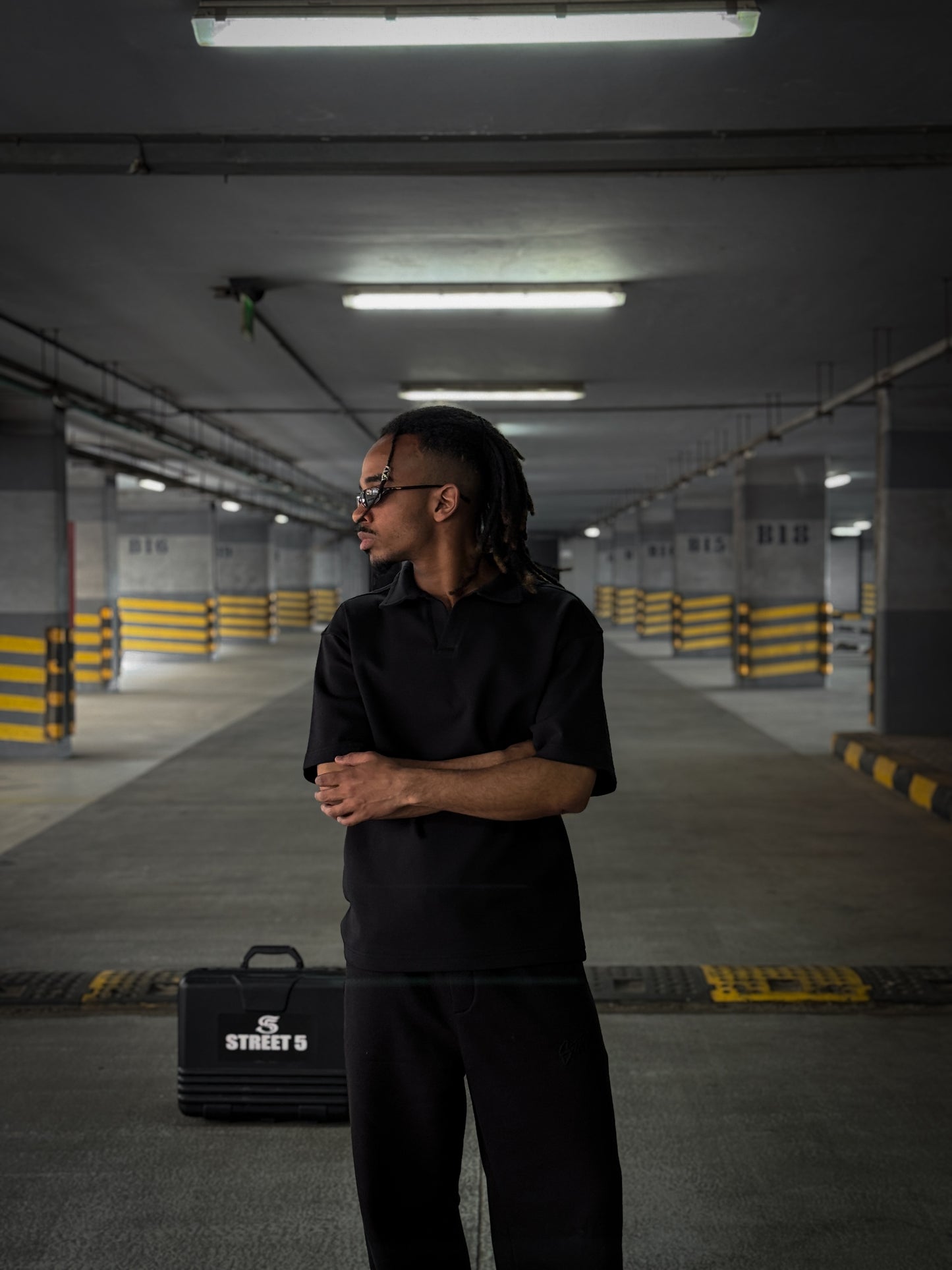 (BLACK)V-Notch Streetwear Polo