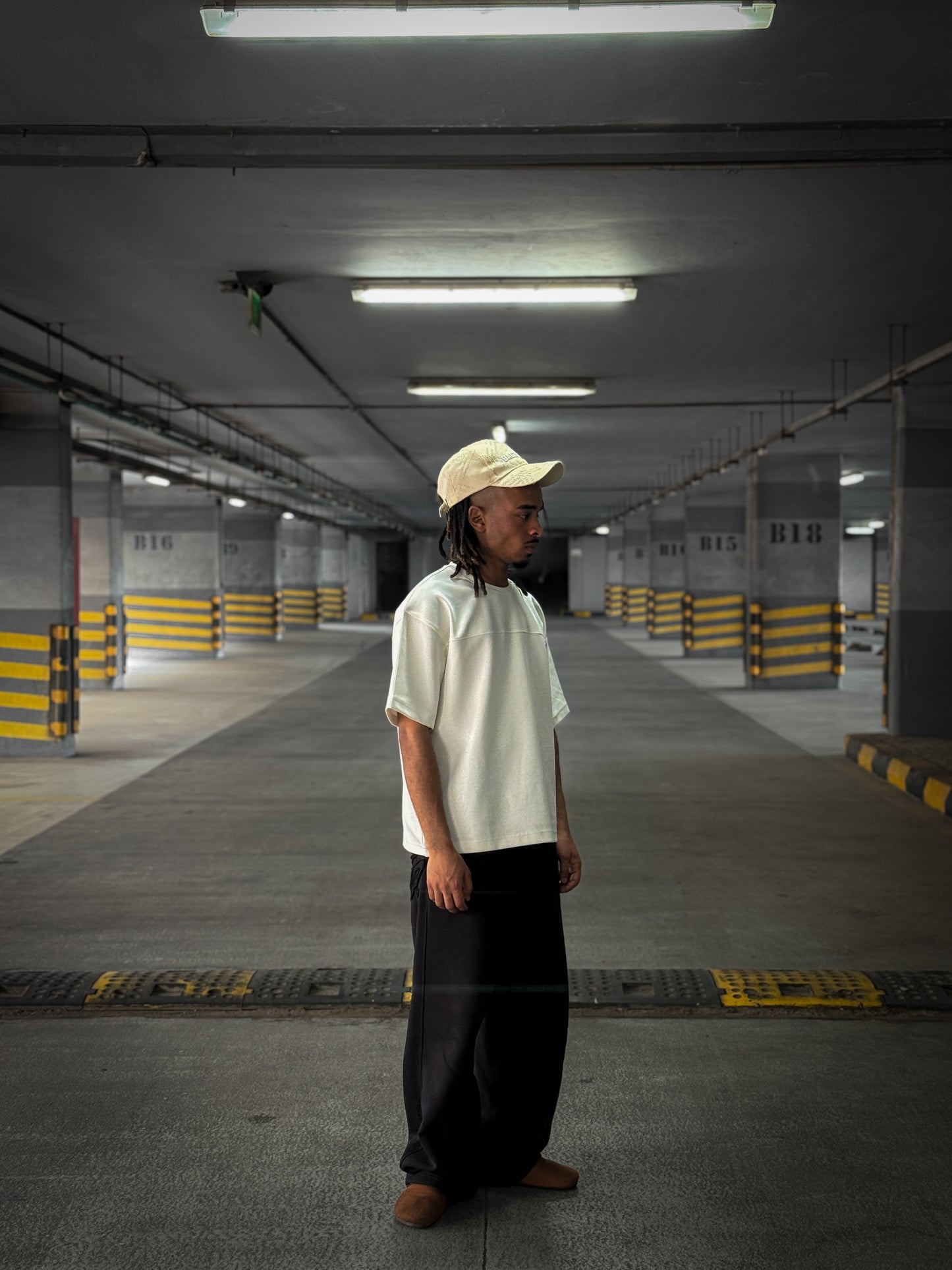 (WHITE) The Horizon Oversized Boxy Tee