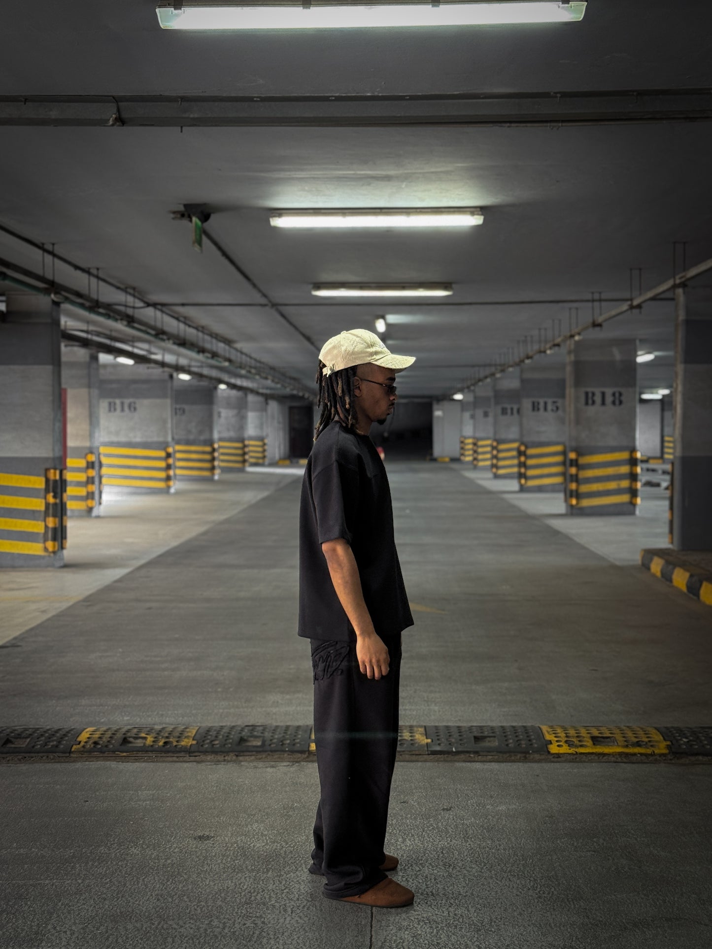 (BLACK) The Horizon Oversized Boxy Tee
